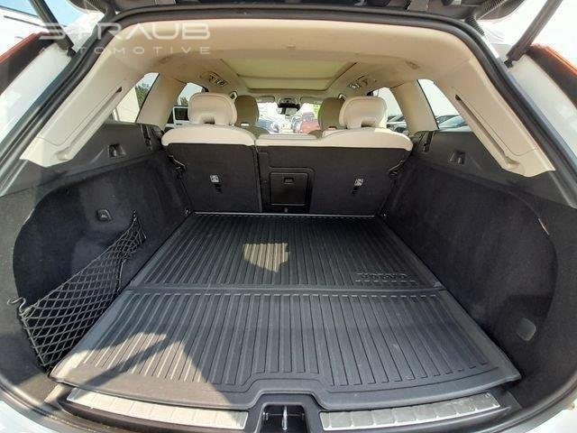 Used 2021 Crystal White Metallic Volvo Inscription image 57