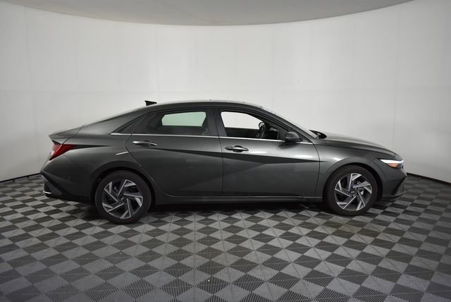 2025 Hyundai Elantra SEL - Photo 10