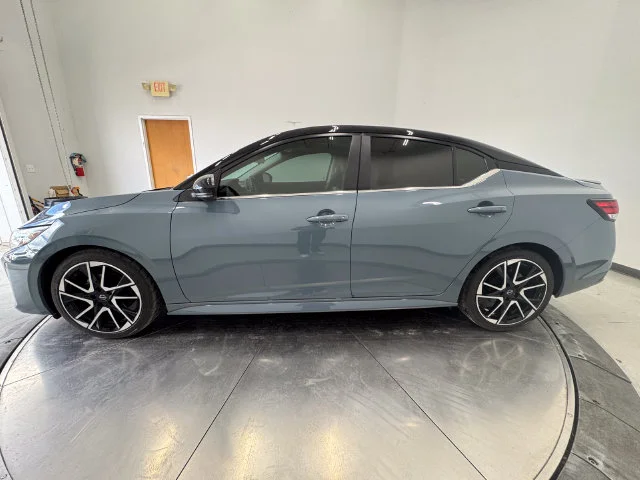 Used 2024 Atlantic Gray Metallic/Super Black Nissan SR image 15