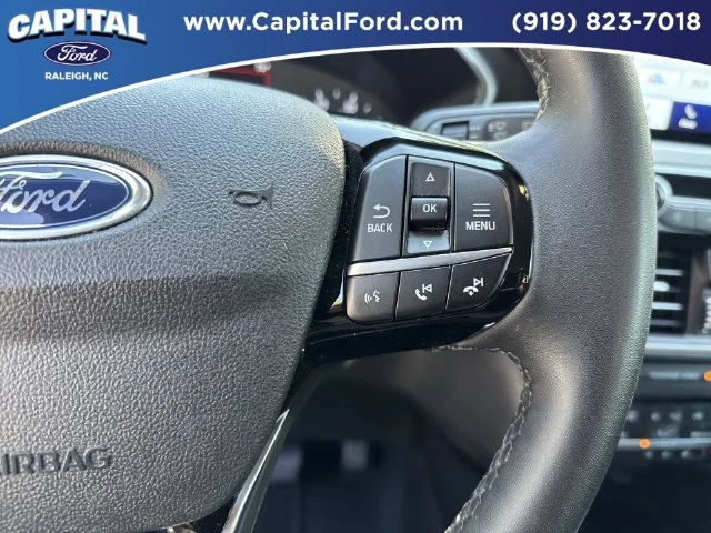 Used 2022 Black Ford SEL image 23