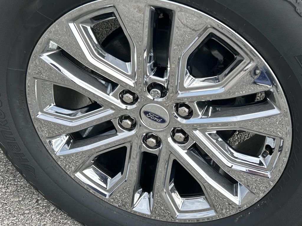 New 2026 Oxford White Ford Lariat® image 12