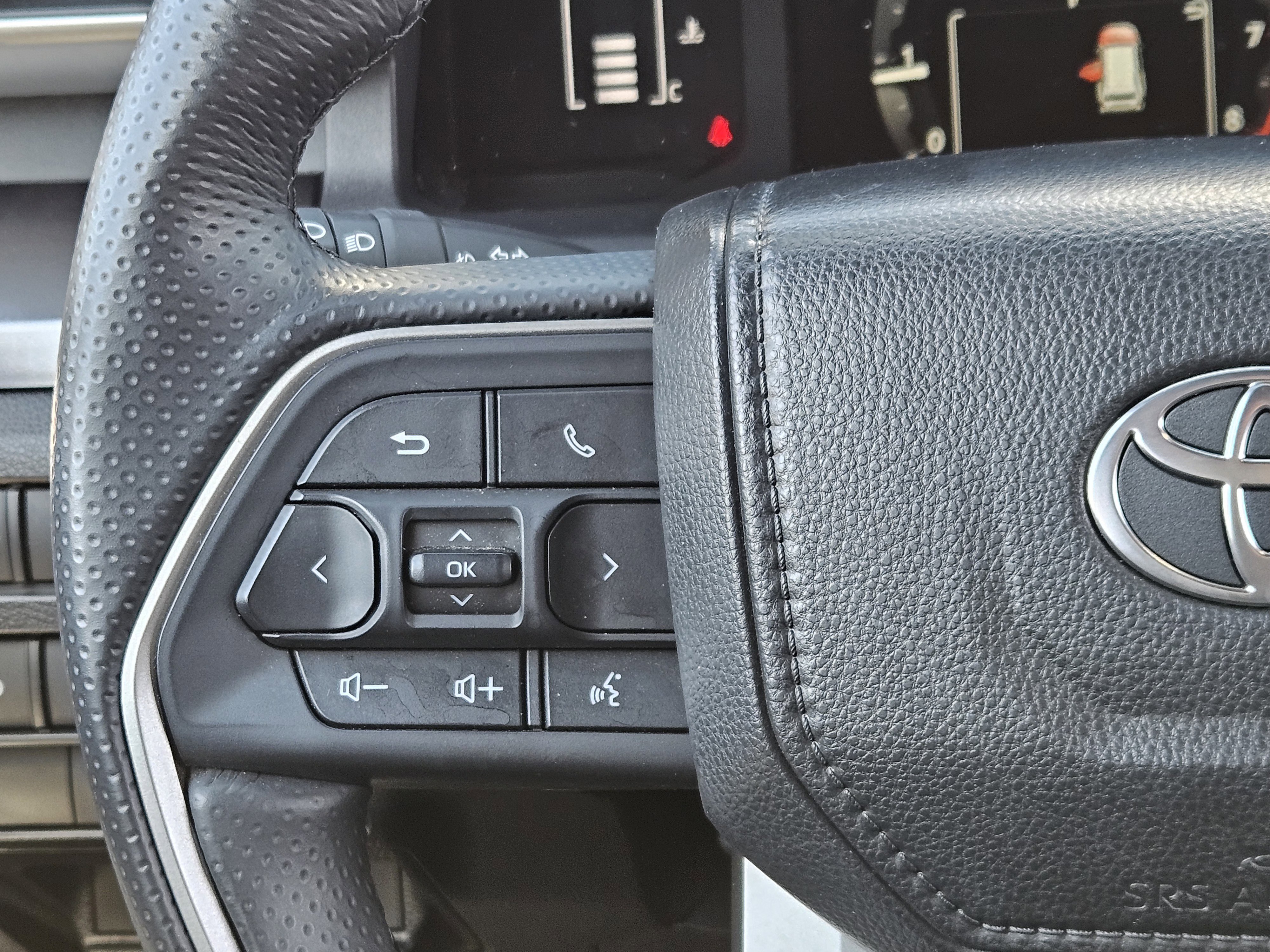 Used 2025 Underground Toyota SR5 image 27