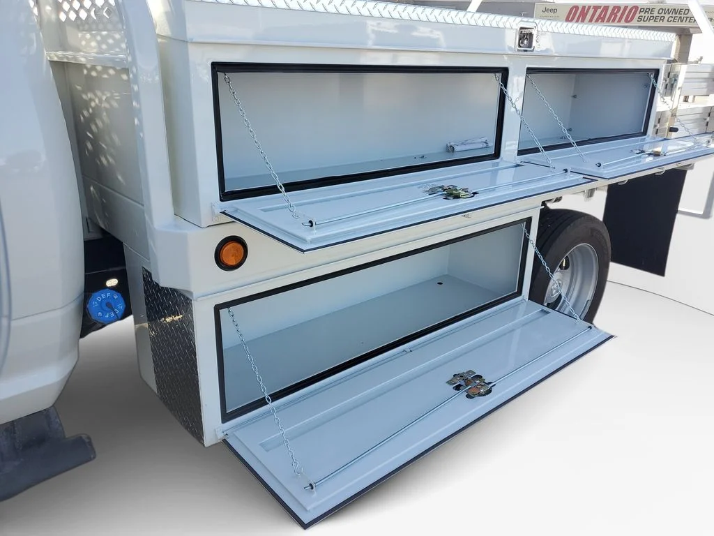 New 2026 Bright White Clear-Coat Exterior Paint RAM Tradesman image 24
