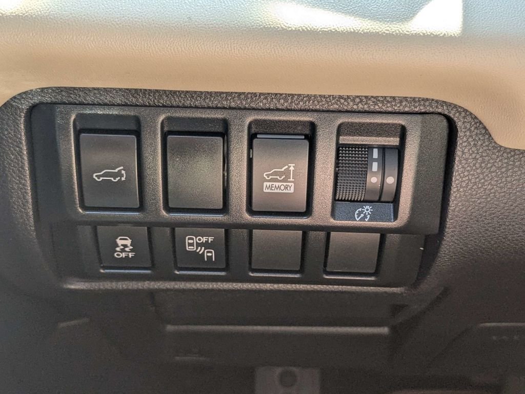 Used 2019 White Subaru Touring image 33