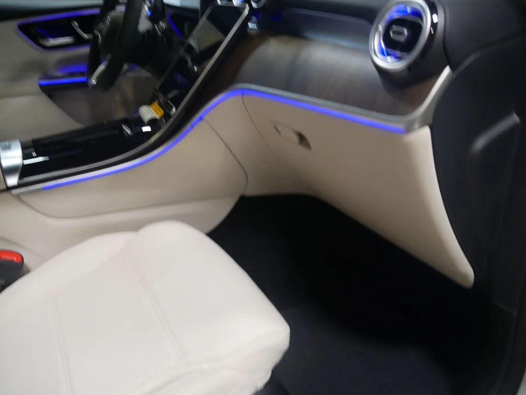 New 2026 Polar White Mercedes-Benz GLC 300 image 27