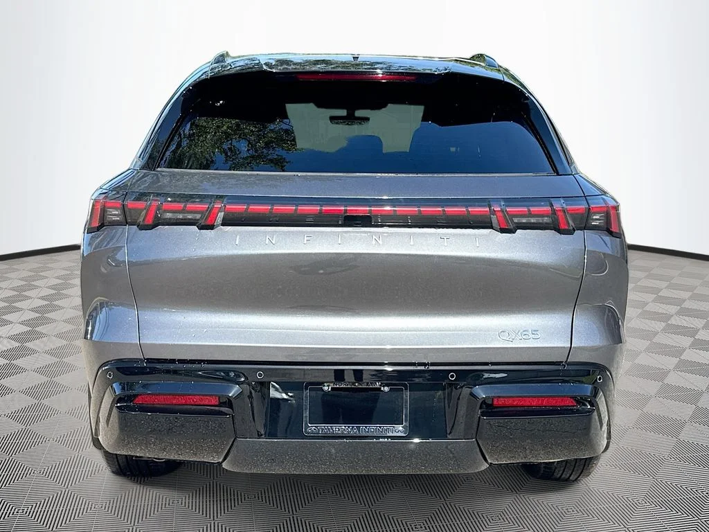 New 2027 GRAPHITE SHADOW INFINITI Luxe AWD image 6