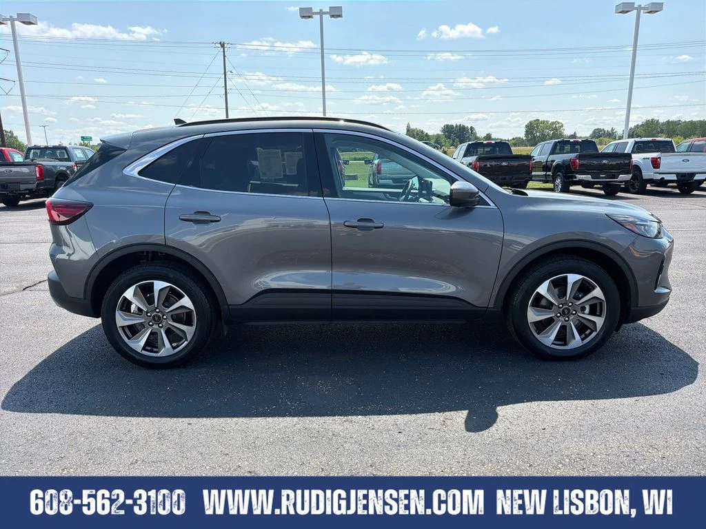 Used 2023 Gray Ford Platinum image 6