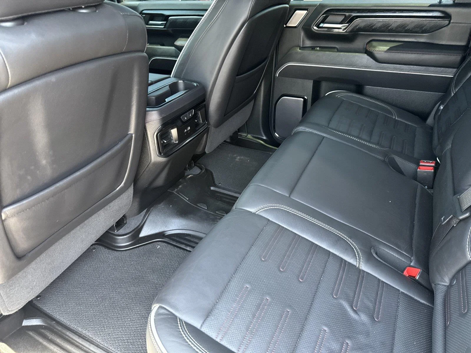 Used 2024 Summit White GMC AT4X image 31
