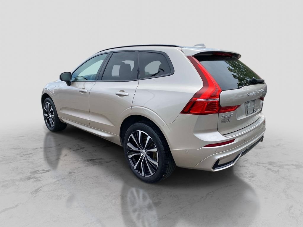 Used 2023 Gold Volvo T8 Plus Dark Theme image 3
