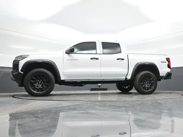 New 2026 Summit White Chevrolet Trail Boss image 13