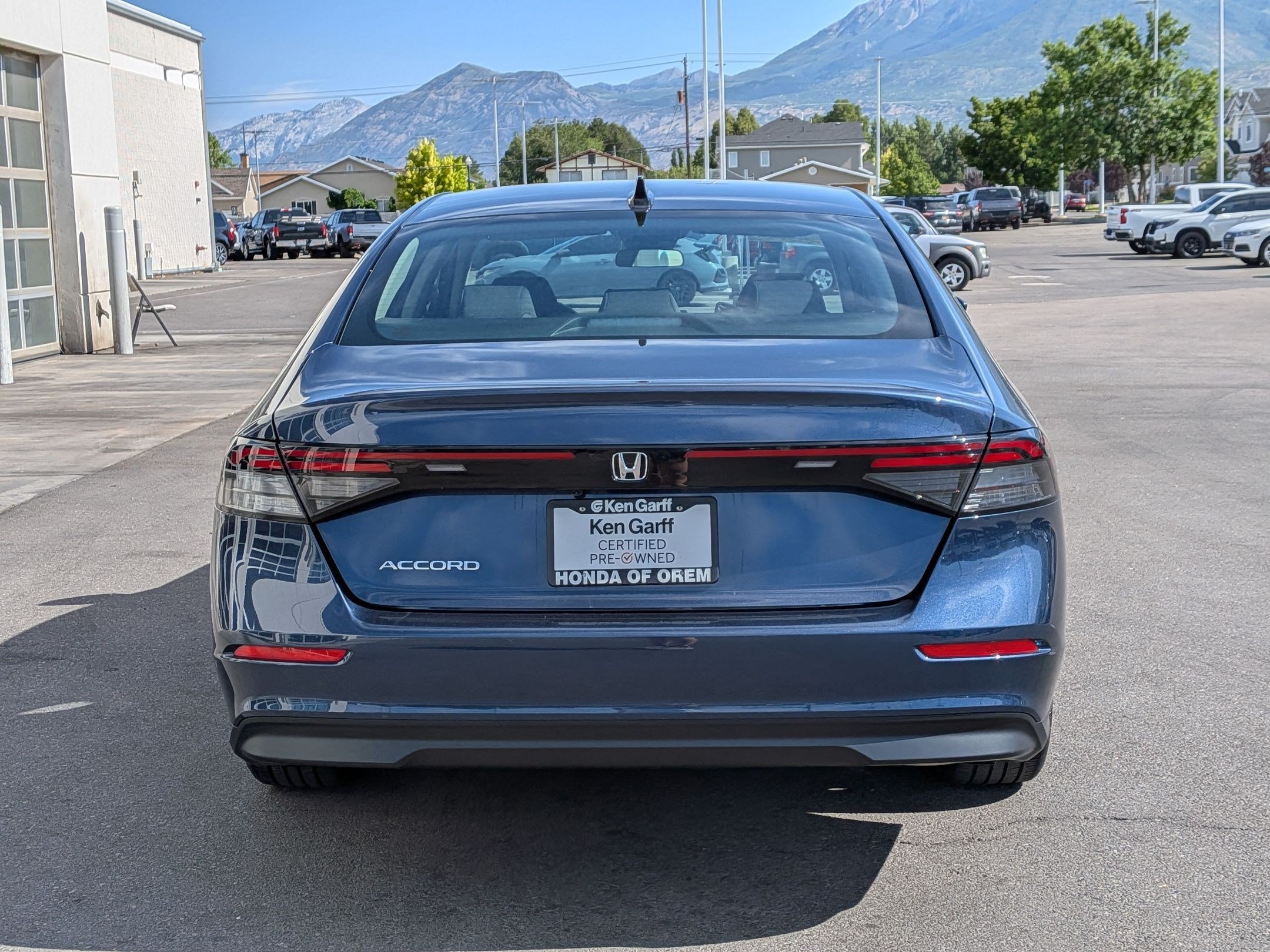 Used 2025 Blue Honda SE image 4