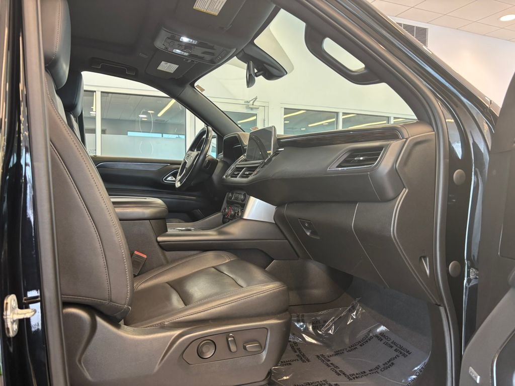 Used 2022 Black Chevrolet Z71 image 22