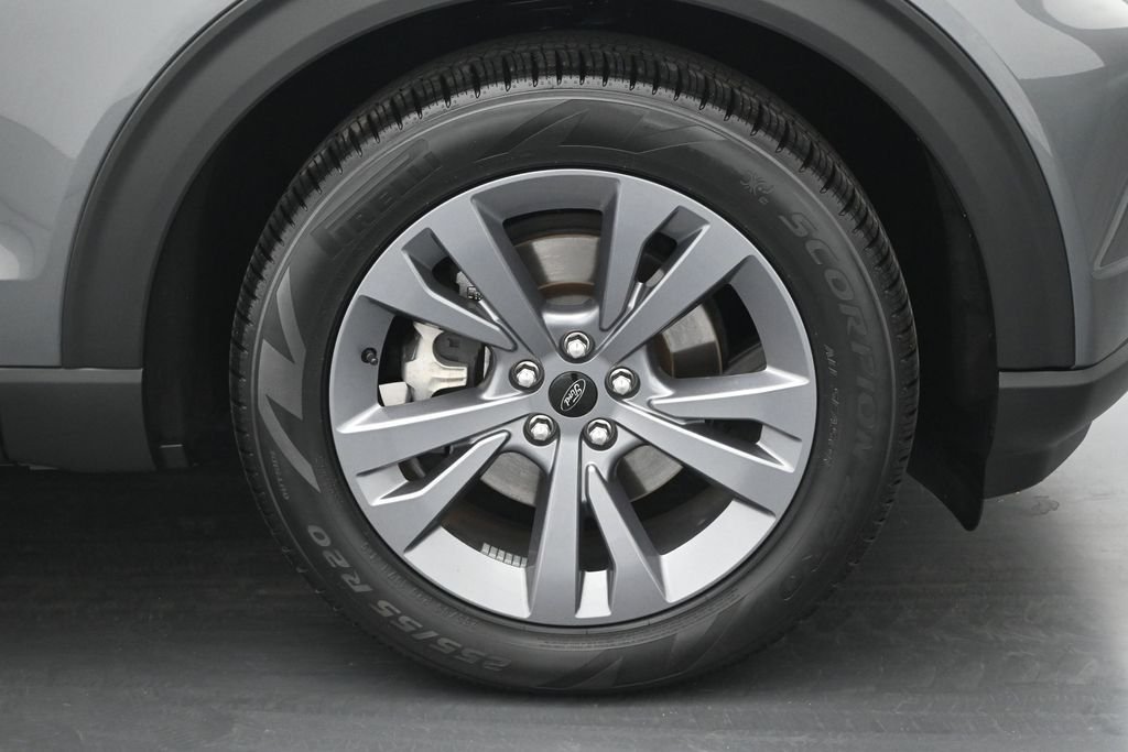 Used 2023 Gray Ford XLT image 25