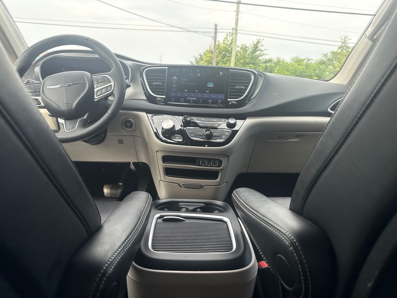 Used 2024 Silver Chrysler Touring L image 15