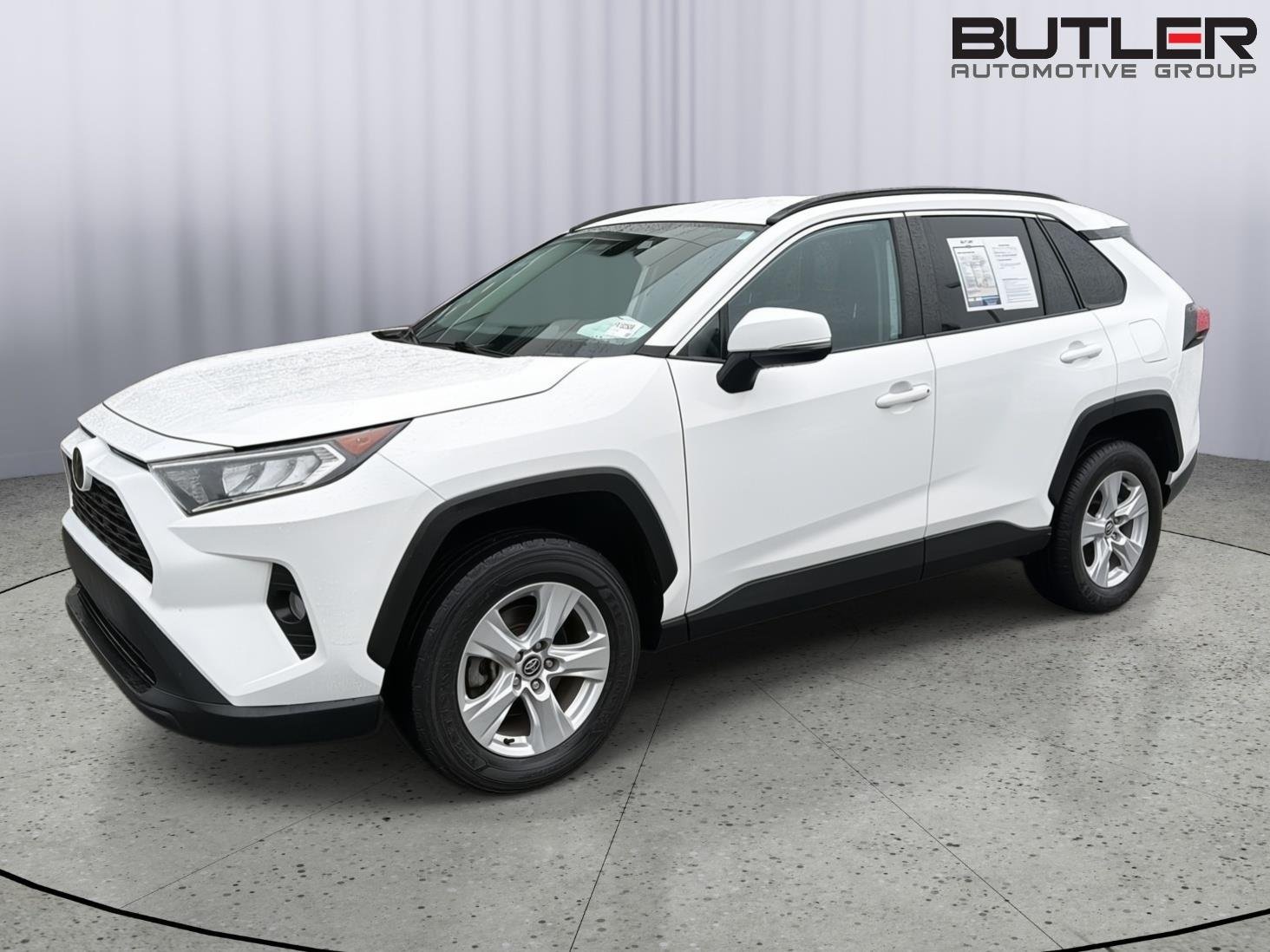 Used 2020 Super White Toyota XLE image 1