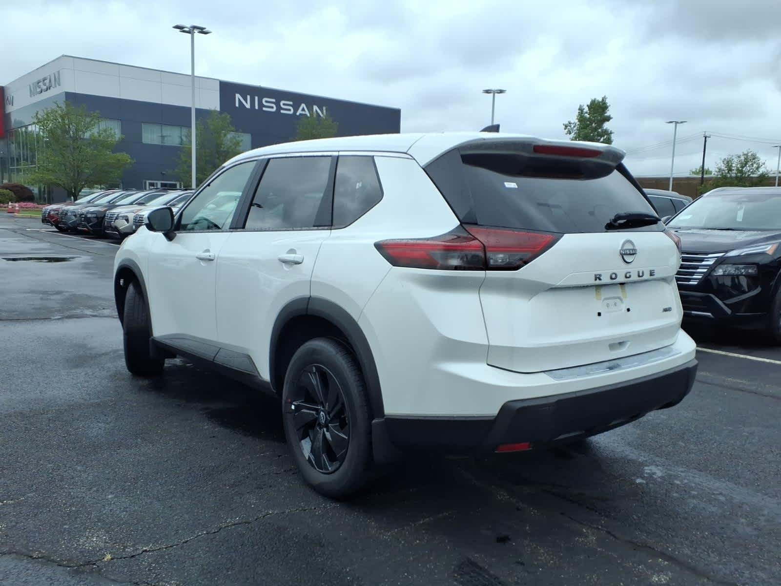 New 2026 Everest White Pearl Tricoat Nissan SV image 4