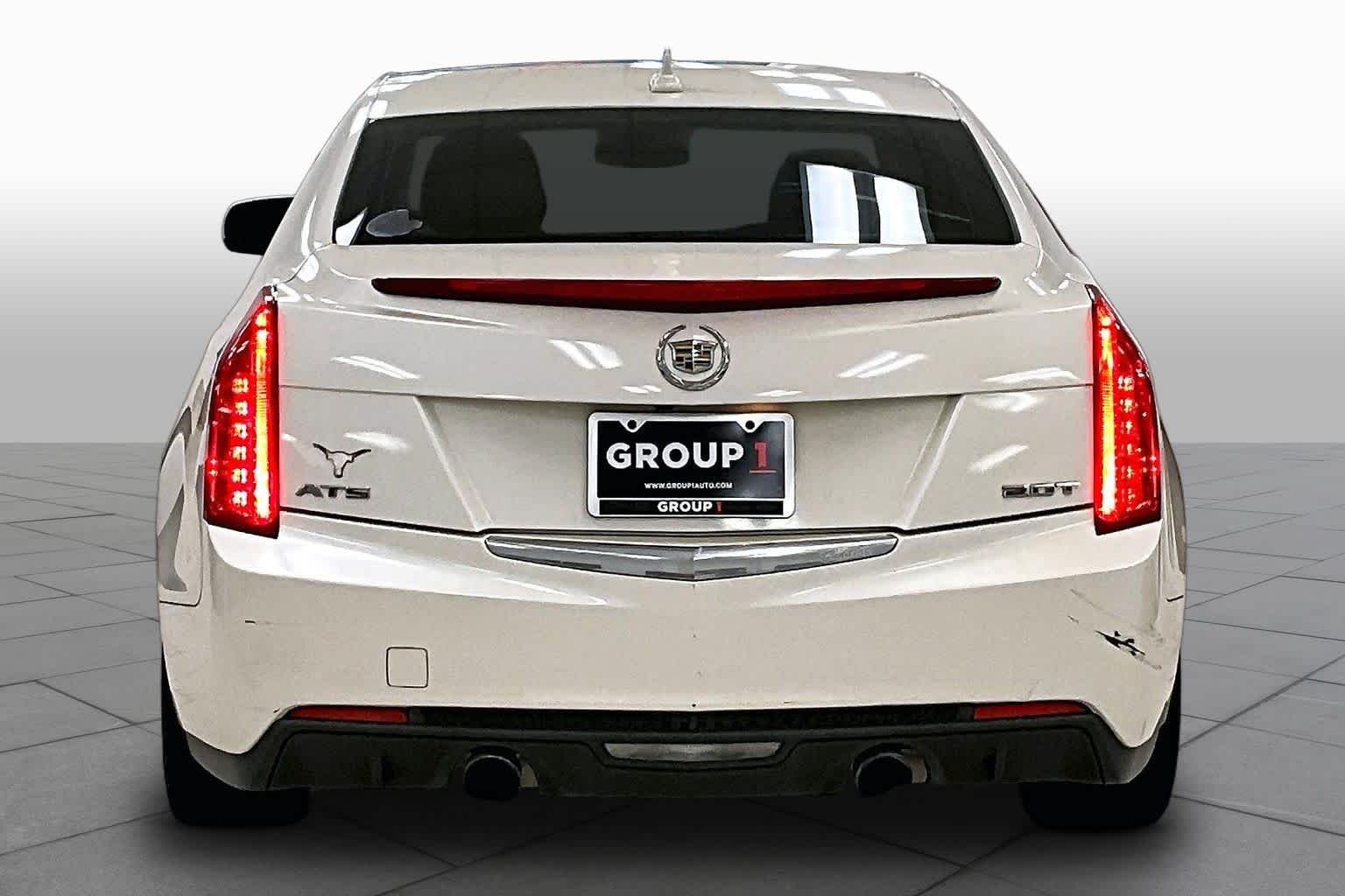 Used 2013 White Diamond Tricoat Cadillac  image 4