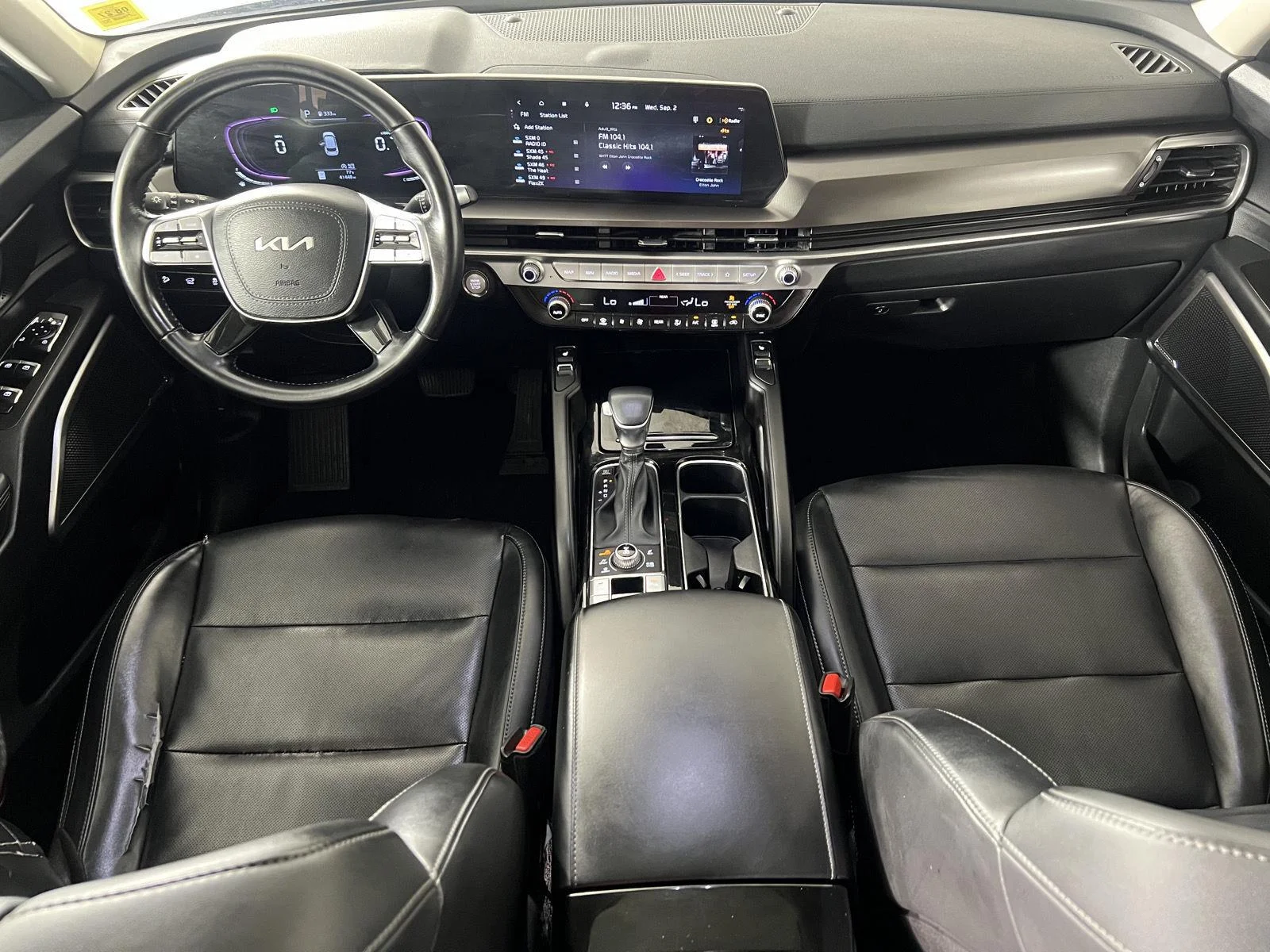 Used 2025 Glacial White Pearl Kia  image 3