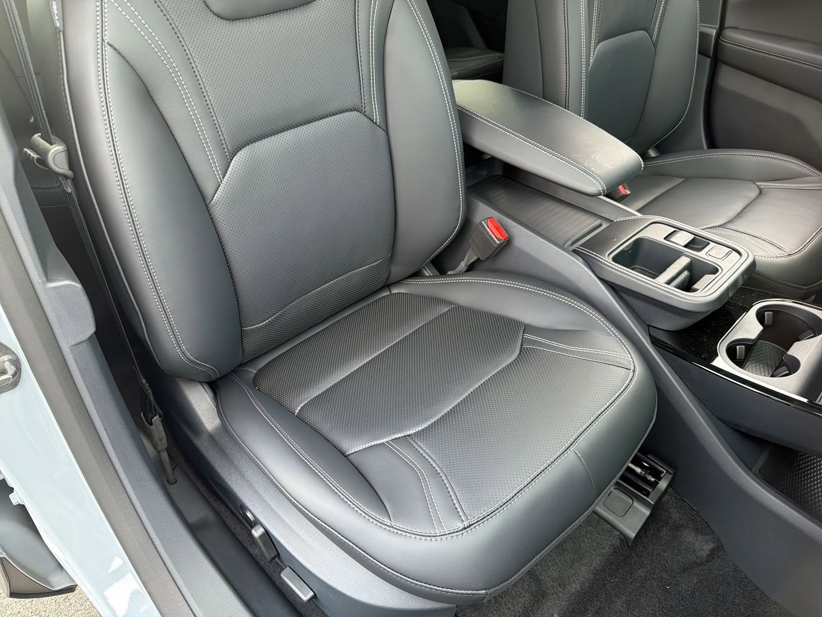 2025 Ford Mustang Mach-E Premium - Photo 23