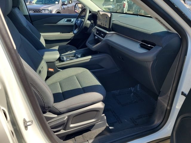 New 2026 Star White Metallic Tri-Coat Ford Active image 16
