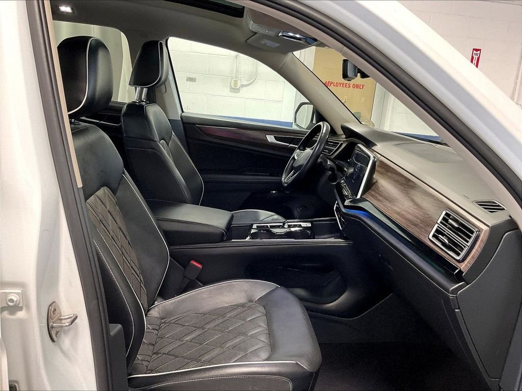 Used 2024 White Volkswagen 2.0T SEL Premium R-Line image 11