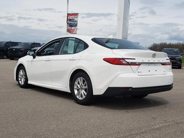 Used 2025 Ice Toyota LE image 7