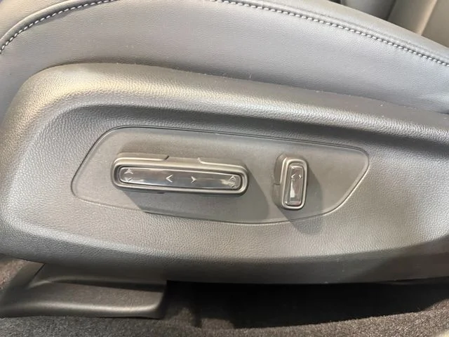 New 2026 Crystal Black Pearl Acura Base image 16