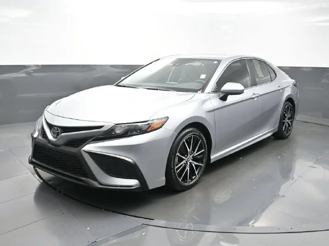 Used 2021 Silver Toyota SE image 1