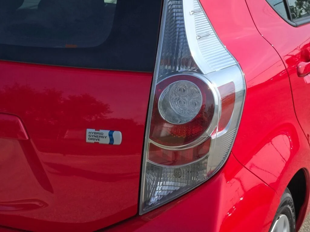 Used 2013 Red Toyota Three image 10