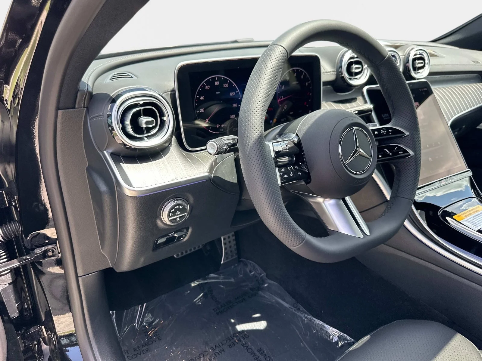 2025 Mercedes-Benz C-Class Sedan C 300 - Photo 18