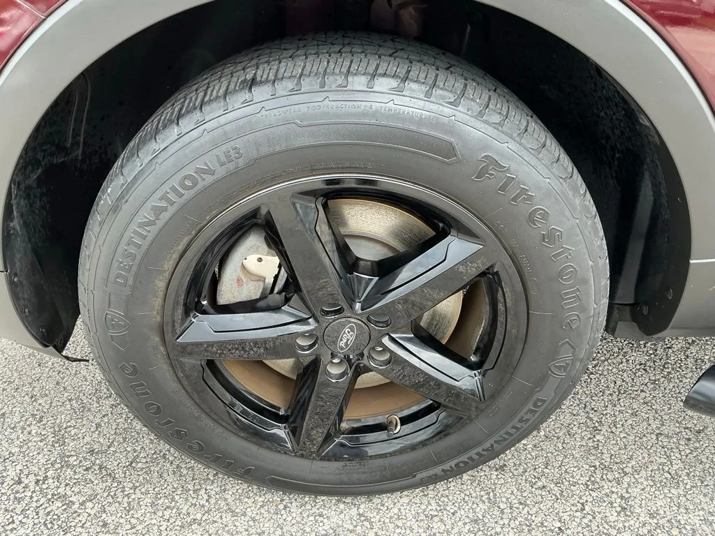Used 2018 Red Ford XLT image 40