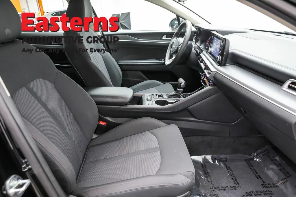 Used 2023 Black Kia LXS image 23