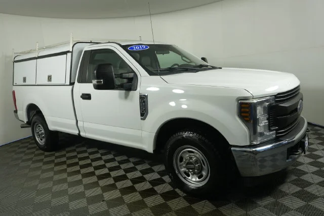Used 2019 Oxford White Ford XL image 2