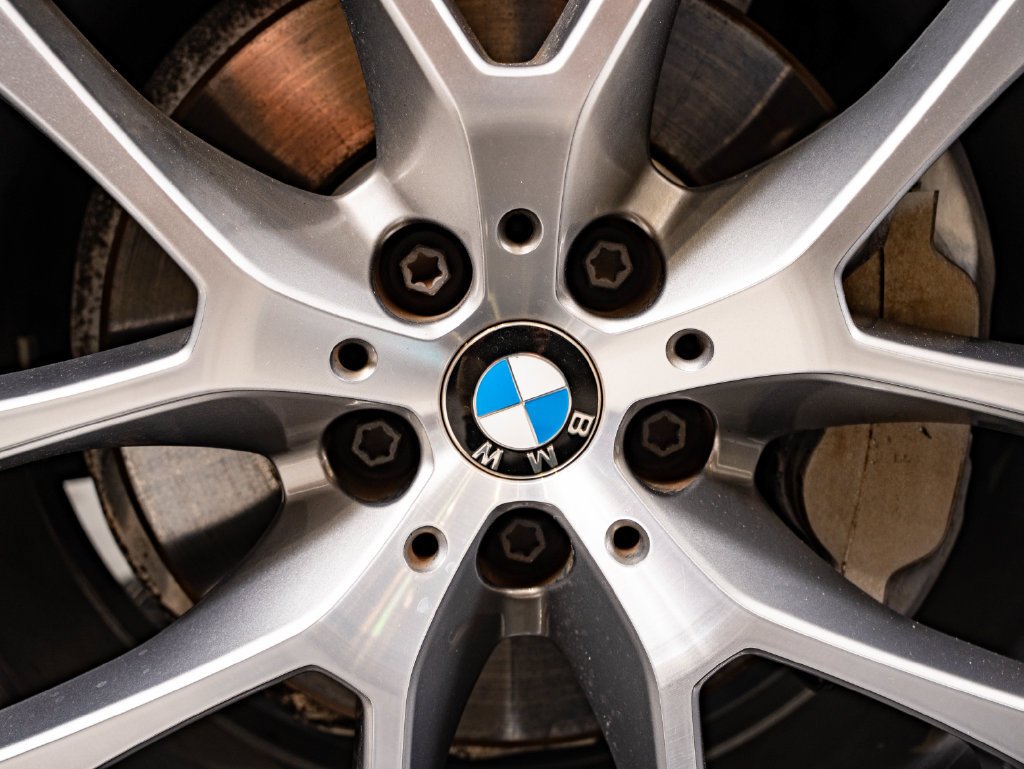 Used 2023 Black Sapphire Metallic BMW xDrive40i image 8