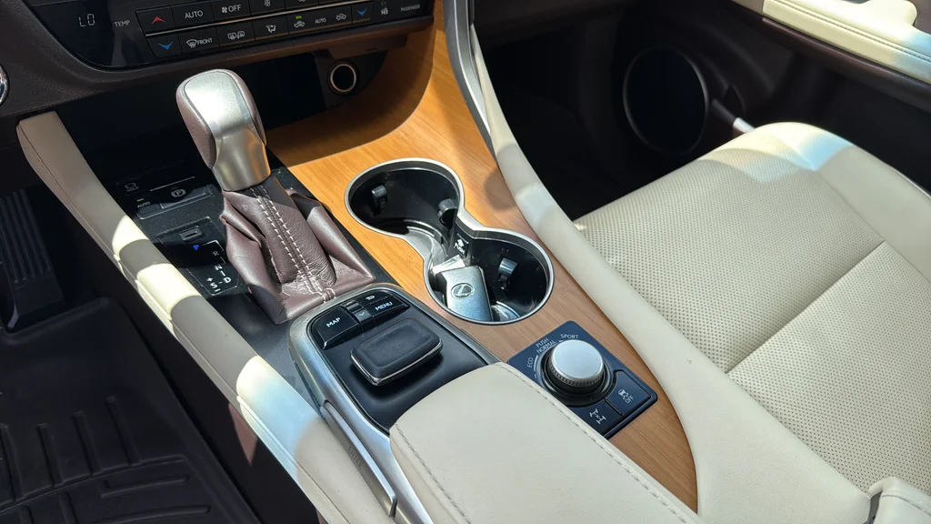 Used 2018 Beige Lexus 350 image 28
