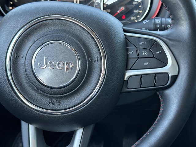Used 2018 Black Jeep Trailhawk image 15