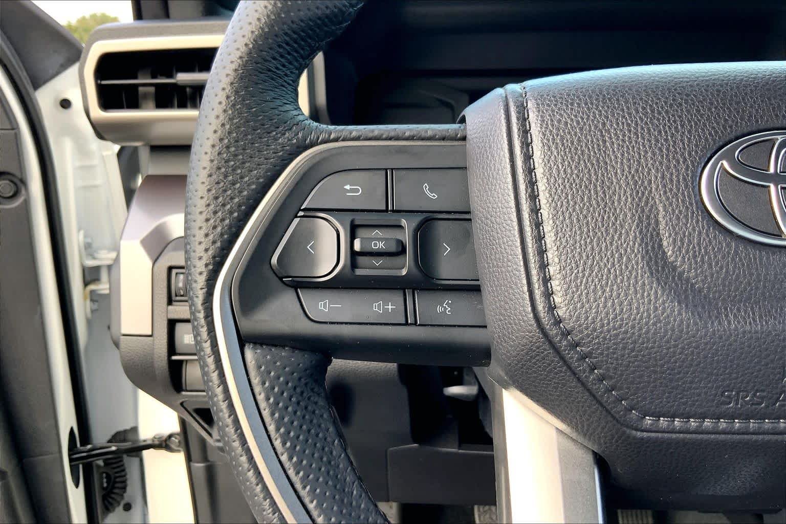Used 2026 Ice Cap Toyota SR5 image 23
