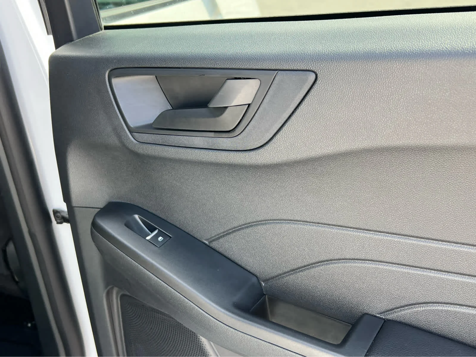 Certified Used 2022 Oxford White Ford SE image 22