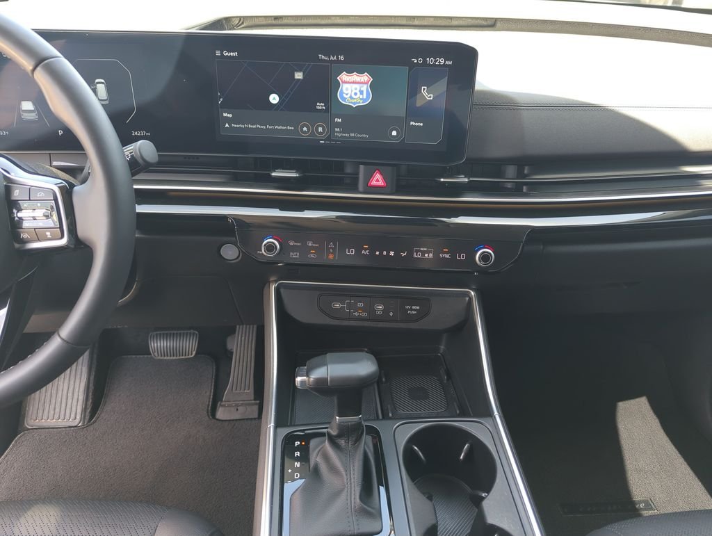Used 2025 White Kia SX Prestige image 25