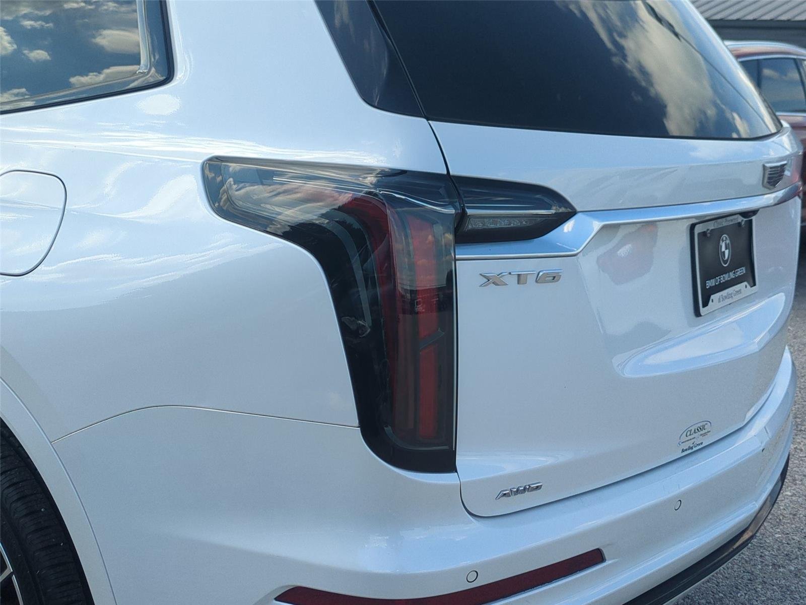 Used 2022 Crystal White Tricoat Cadillac Sport image 12
