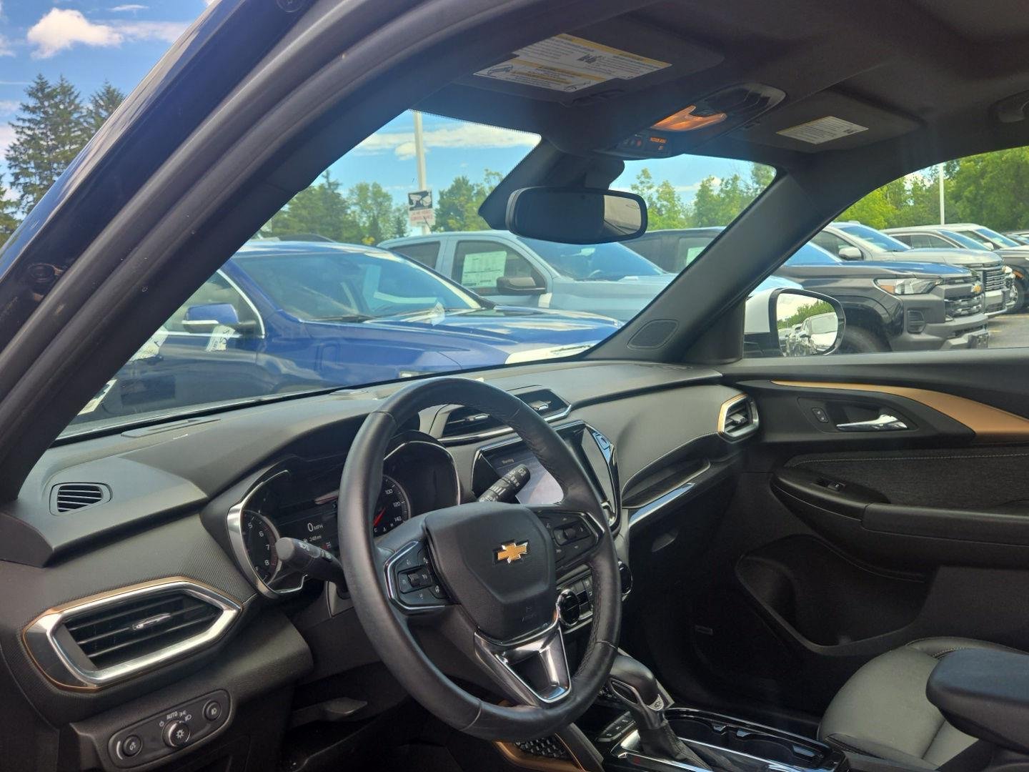 Used 2023  Chevrolet ACTIV image 3