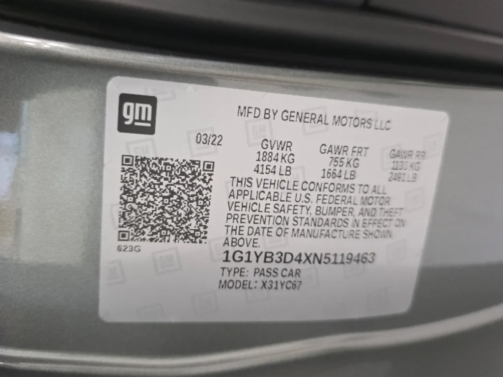 Used 2022 Hypersonic Gray Metallic Chevrolet Stingray image 27