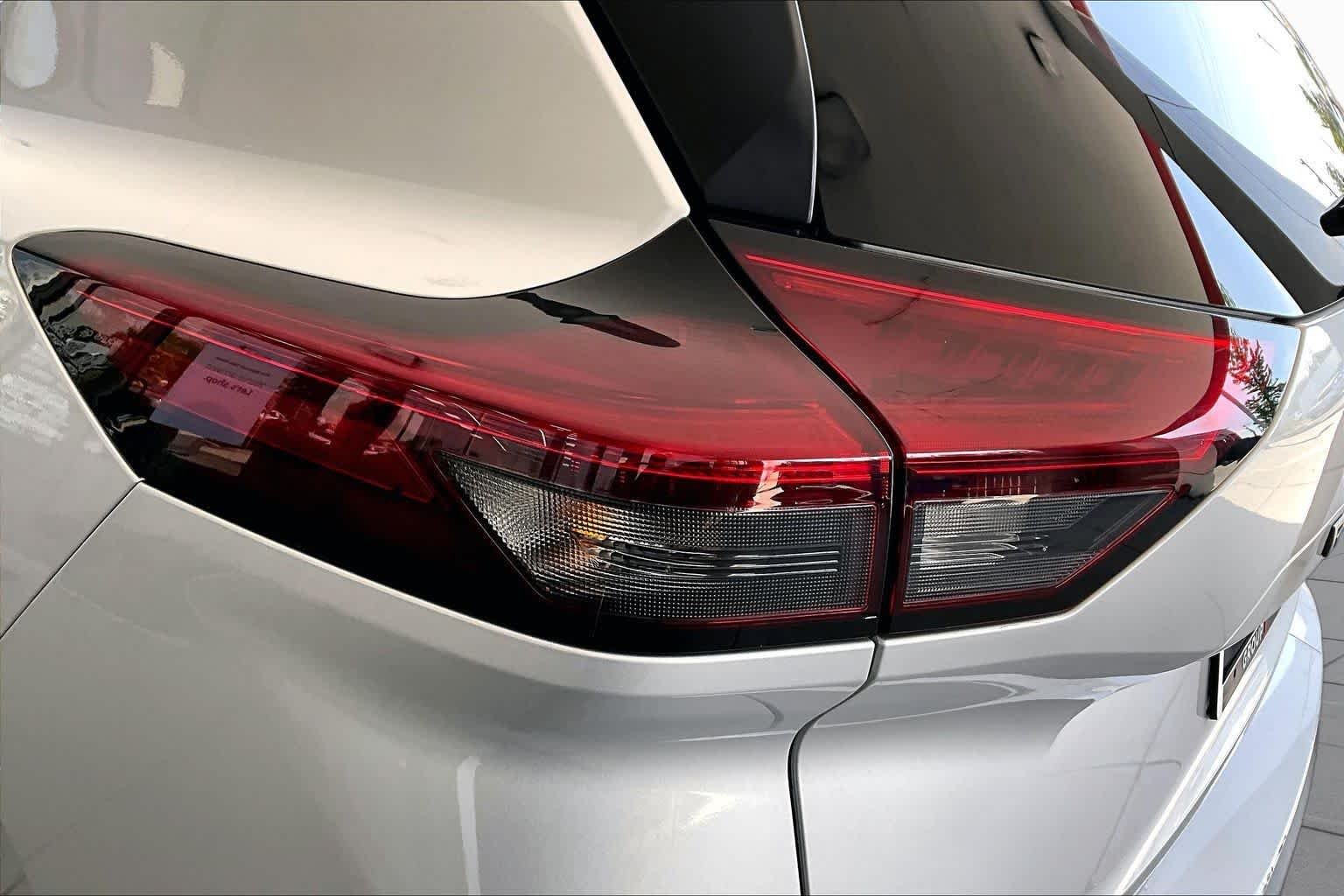 Used 2025 Brilliant Silver Metallic Nissan SV image 29