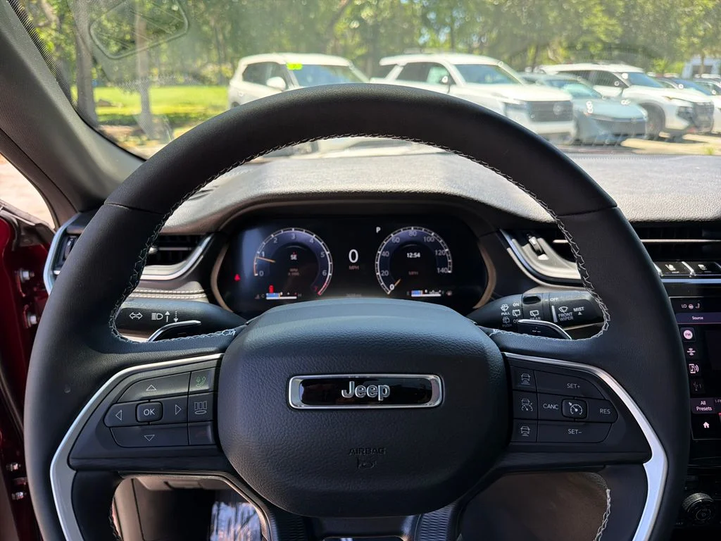 Used 2025 Red Jeep Altitude X image 21