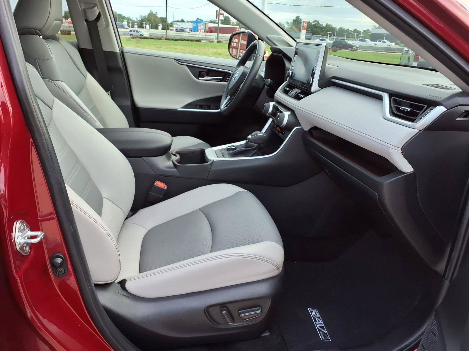 Certified Used 2022 Pearl Toyota Limited image 20