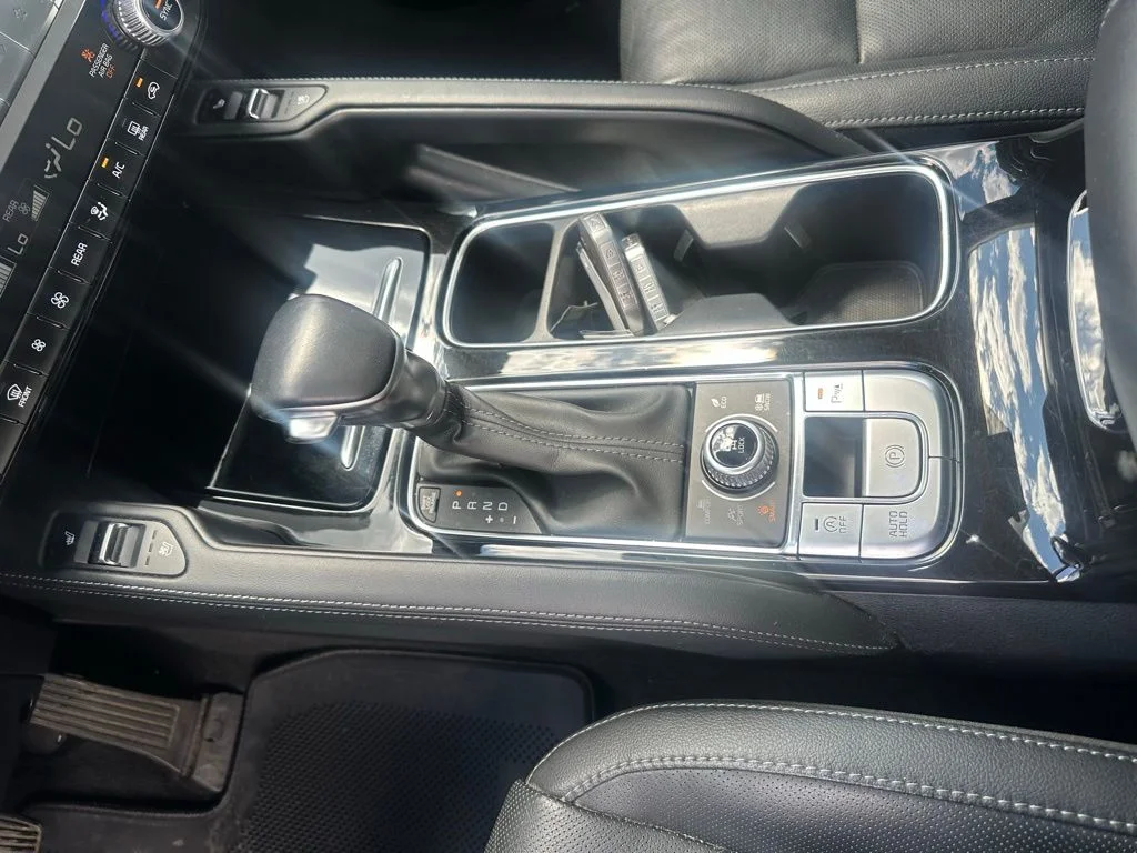 Used 2024 Black Kia EX image 18