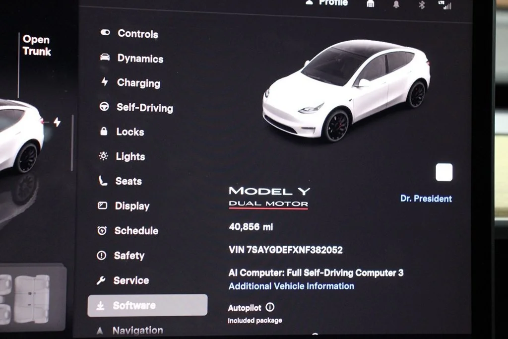 Used 2022 Pearl White Multi-Coat Tesla Performance image 17