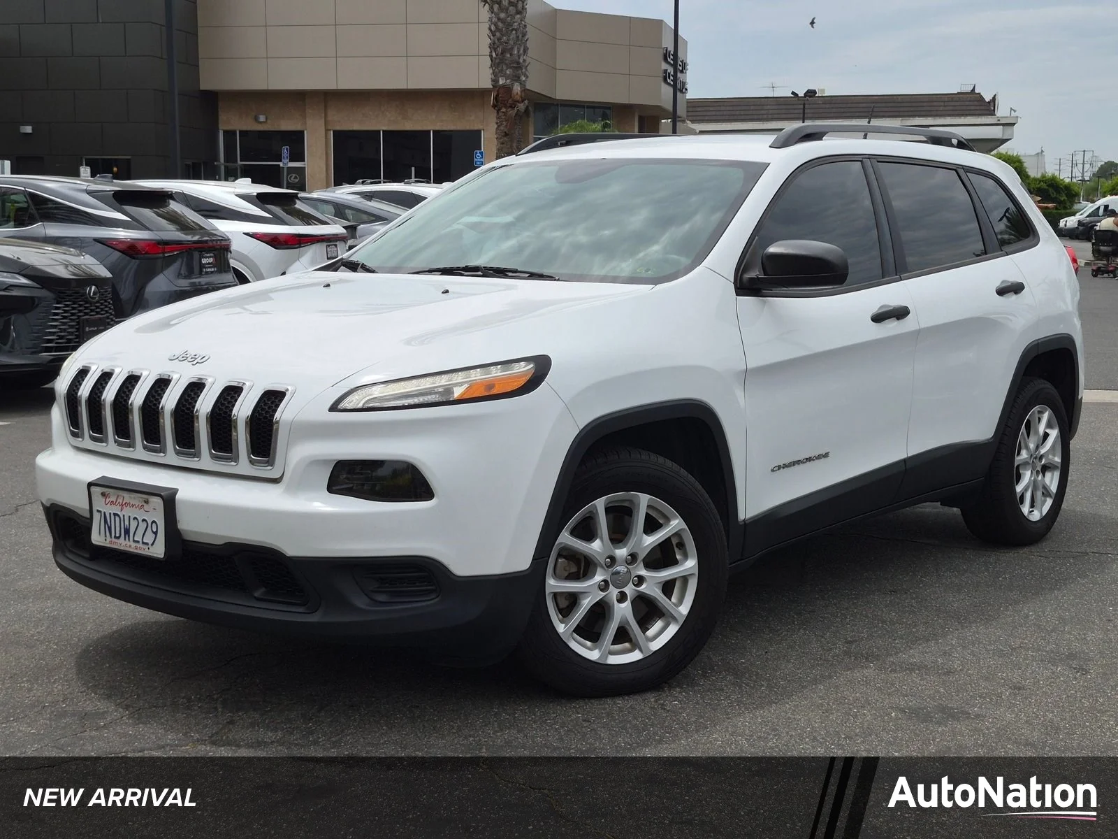 Used 2015 Bright White Clearcoat Jeep Sport image 1