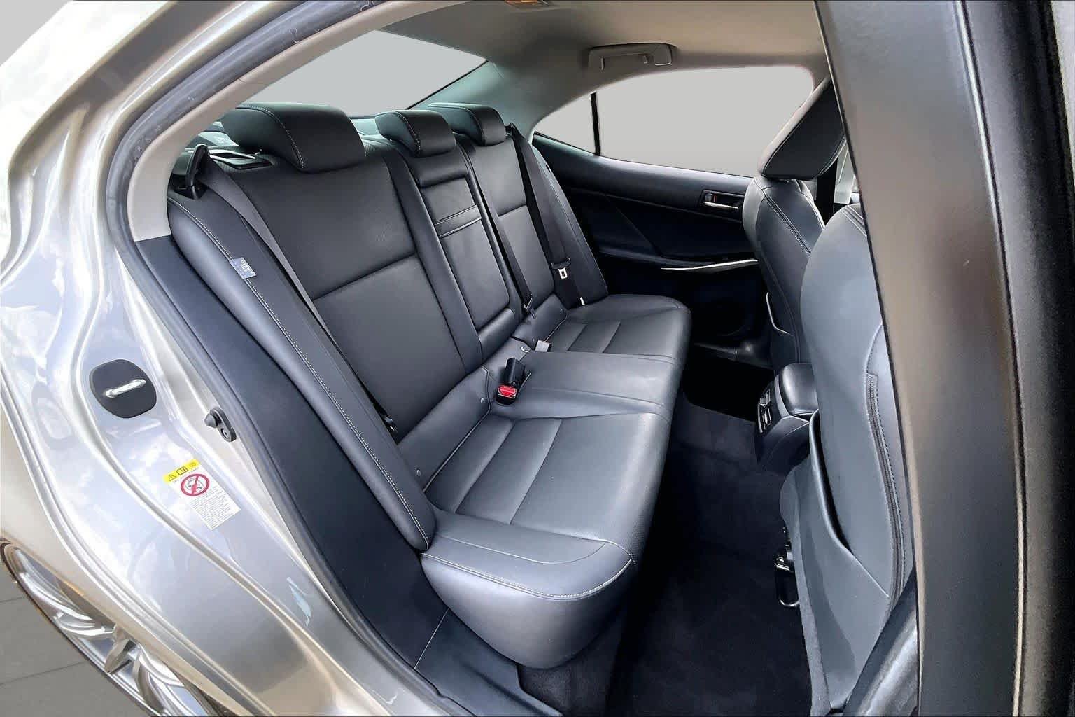 Used 2018 Atomic Silver Lexus  image 21