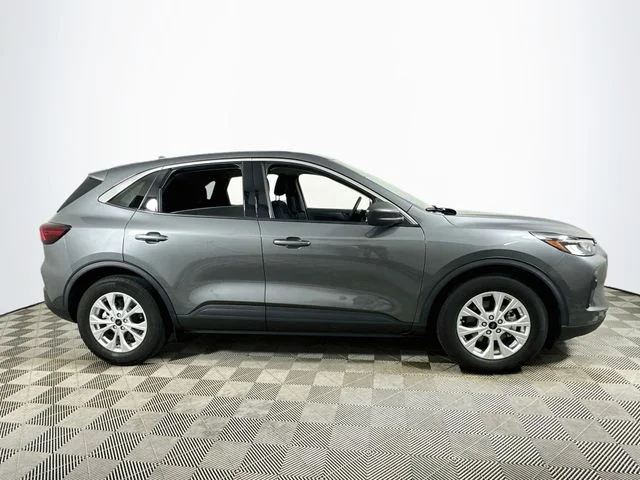Pre-Owned 2023 Ford Escape Active